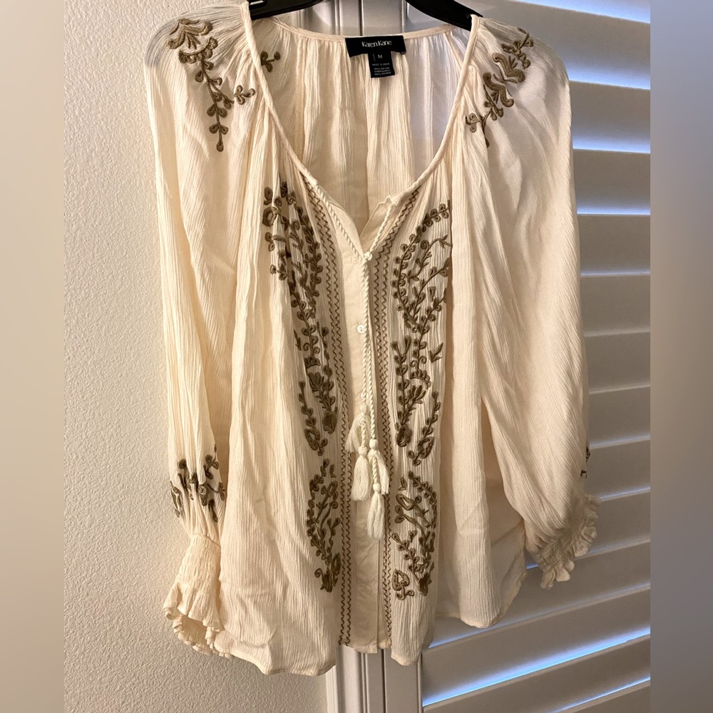 Karen Kane boho blouse, worn once. Excellent condition. Size M.